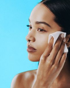 Hot Flash Relief On-the-Go: Why Cooling Wipes Belong in Every Menopause Survival Kit